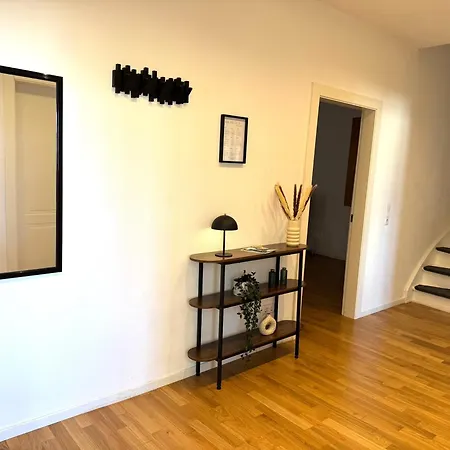 Moderne Altbauwohnung Im Herzen Von Kostenloser Parkplatz דירה