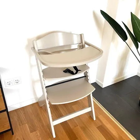 Moderne Altbauwohnung Im Herzen Von Kostenloser Parkplatz ראסטאט